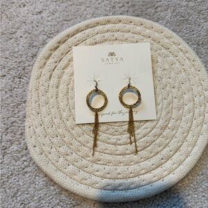 Satya Jewelry Gold Circle Hoop Earrings with Chain Fringe